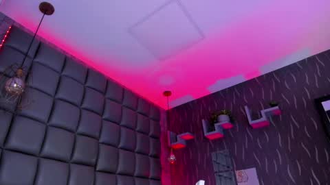 Megan online show from April 21, 2026, 7:39 pm