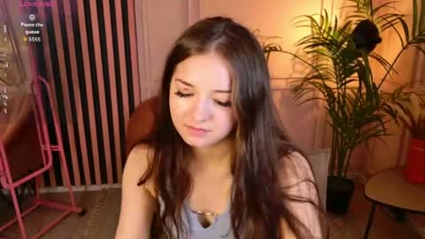 Snapshot of meganbutnotfox chatting on June 4, 2026, 12:33 pm Megan online show from June 4, 2026, 12:33 pm
