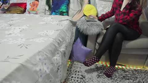 Nicki--------- Welcome to my Room online show from January 15, 2025, 8:20 am