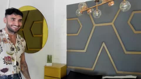 Megan Hofman online show from October 7, 2025, 7:22 pm