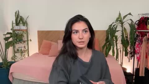 Snapshot of meganmistakes chatting on December 21, 2025, 12:29 am Megan Mistakes online show from December 21, 2025, 12:29 am