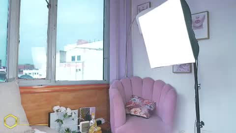 Snapshot of megann__sweet chatting on November 24, 2025, 12:16 pm Mara online show from November 24, 2025, 12:16 pm