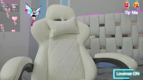 Megan Queen online show from November 8, 2025, 12:16 pm