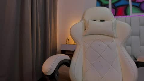 Megan Queen online show from April 17, 2026, 1:03 pm