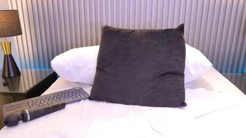 Megan  online show from April 21, 2026, 1:42 am