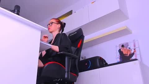 Megan online show from September 13, 2025, 7:35 pm