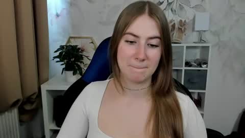 Snapshot of meganx_candy chatting on July 8, 2026, 8:52 am Megan online show from July 8, 2026, 8:52 am