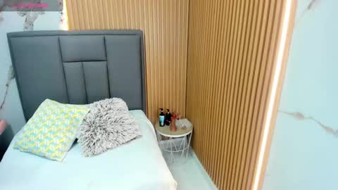 M E G A N  online show from November 22, 2025, 3:16 am