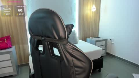 M E G A R A  online show from December 5, 2025, 2:31 am