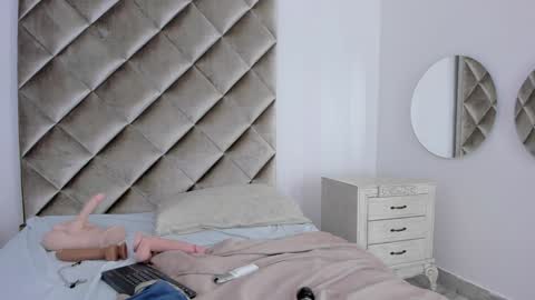 M E G A R A online show from December 19, 2024, 8:02 am