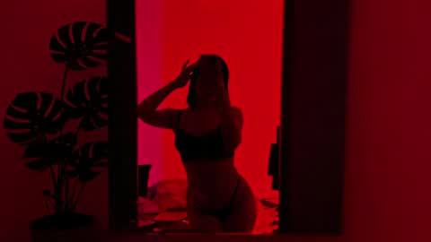 Snapshot of meggan_foxxy chatting on May 8, 2026, 6:46 pm meggan_foxxy online show from May 8, 2026, 6:46 pm