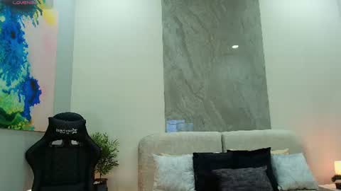 Snapshot of meggan_luxx chatting on July 8, 2026, 11:04 am MEGGAN LUXX online show from July 8, 2026, 11:04 am