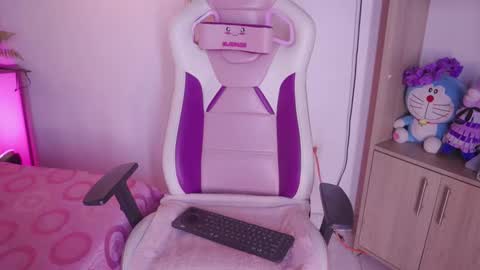 Meggie 1J online show from November 13, 2025, 11:14 pm