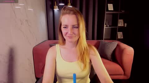 Meggy online show from September 11, 2025, 1:33 pm