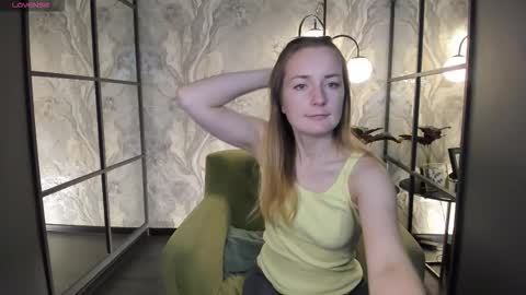 Meggy online show from September 29, 2025, 6:29 am