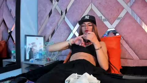 meghanqueen__ online show from April 21, 2026, 5:36 am