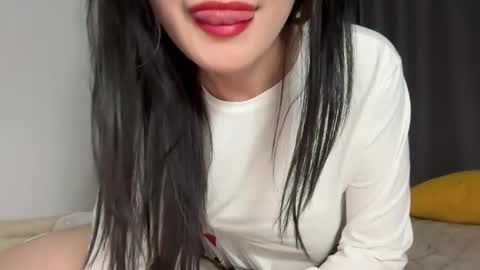 Snapshot of mei_fei_wan chatting on May 23, 2026, 9:30 pm Mei online show from May 23, 2026, 9:30 pm