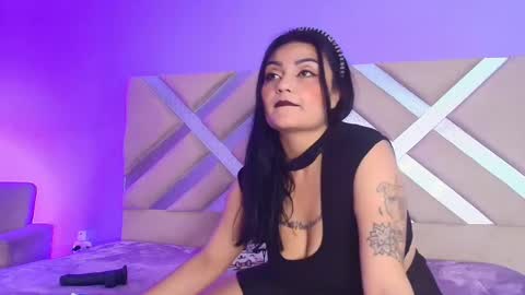  Mel  online show from November 30, 2025, 4:05 am