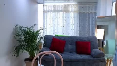 Mei online show from February 7, 2025, 7:49 pm