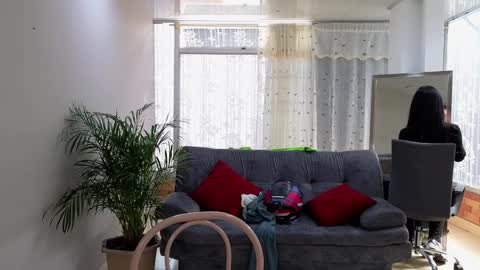 Mei online show from February 15, 2025, 7:28 pm