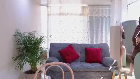 Mei online show from March 8, 2025, 7:42 pm