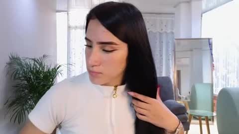 Mei online show from March 9, 2025, 7:05 pm