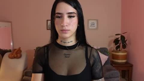 Mei online show from November 3, 2025, 11:44 am