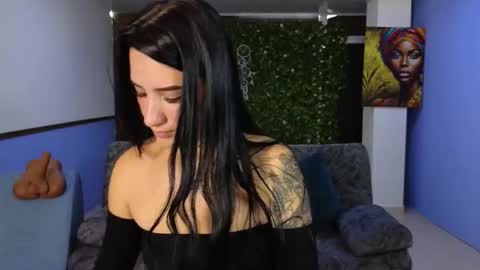 Mei online show from November 8, 2025, 12:05 pm