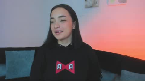 IG soymeily oficial  online show from April 15, 2026, 11:38 pm