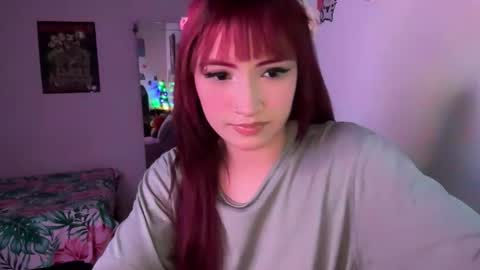 Snapshot of meiwuu_ chatting on December 4, 2025, 12:09 am M E I online show from December 4, 2025, 12:09 am