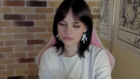 Katie  Payne online show from November 2, 2025, 3:25 pm