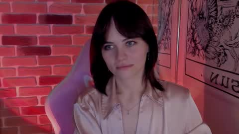 Katie  Payne online show from November 29, 2025, 4:32 pm