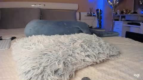  Start every day 2000 - 700 online show from October 16, 2025, 5:14 pm