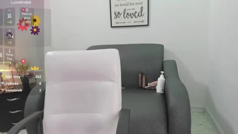 melan_owen online show from January 29, 2025, 8:04 pm