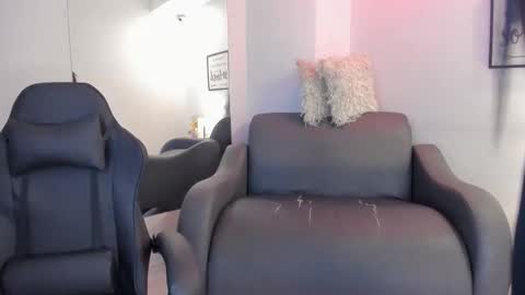 melan_owen online show from February 25, 2026, 11:09 am