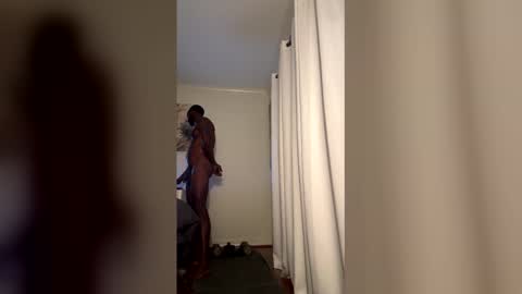 melaneight online show from April 16, 2026, 8:48 am