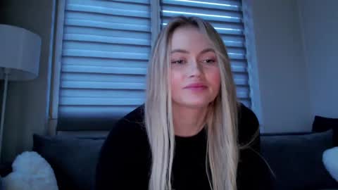 Melania online show from December 19, 2024, 1:07 pm