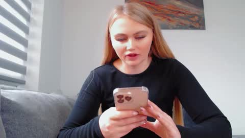 Melania online show from November 21, 2025, 12:15 pm