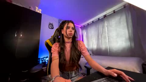 MELANI online show from October 18, 2025, 9:15 pm