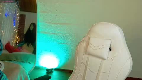 Melani sunny online show from November 20, 2025, 11:48 pm