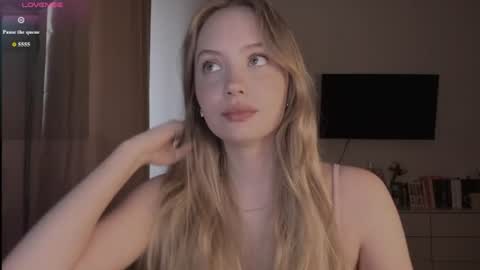 Snapshot of melanie__murr chatting on June 13, 2026, 10:46 am melanie__murr online show from June 13, 2026, 10:46 am