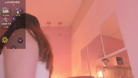 Melanie  online show from November 19, 2025, 4:23 am