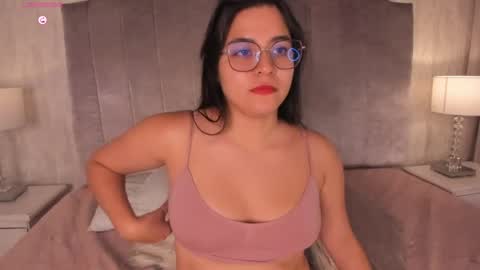 Snapshot of melanie_hillz chatting on May 30, 2026, 12:19 am Melanie online show from May 30, 2026, 12:19 am