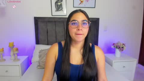 Snapshot of melanie_hillz chatting on June 11, 2026, 2:44 am Melanie online show from June 11, 2026, 2:44 am