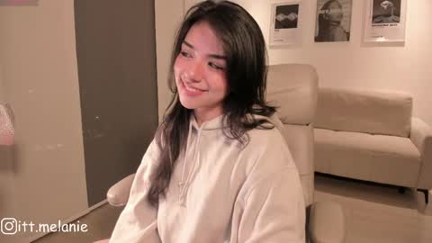 Snapshot of melanie_owo chatting on May 12, 2026, 2:08 am Melanie online show from May 12, 2026, 2:08 am
