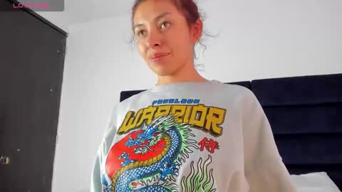 Melanie roux  online show from February 7, 2026, 12:09 pm