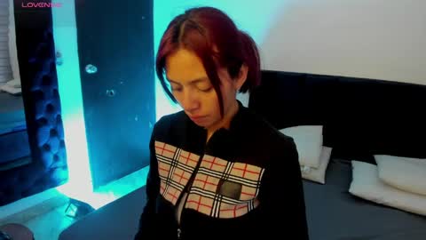 Snapshot of melanie_roux_ chatting on May 4, 2026, 12:34 pm Melanie roux online show from May 4, 2026, 12:34 pm
