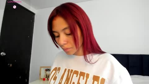 Snapshot of melanie_roux_ chatting on May 12, 2026, 12:24 pm Melanie roux online show from May 12, 2026, 12:24 pm