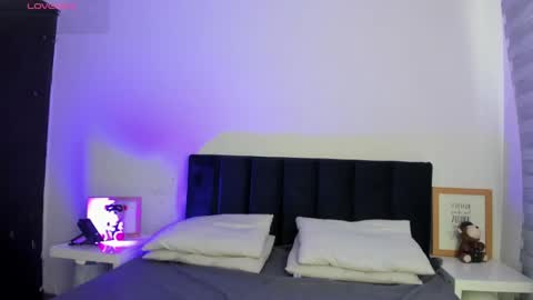 Snapshot of melanie_roux_ chatting on May 20, 2026, 12:22 pm Melanie roux online show from May 20, 2026, 12:22 pm