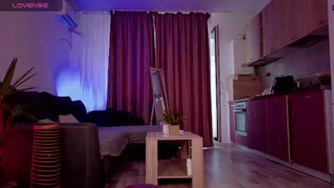 Snapshot of melanie_way chatting on June 18, 2026, 2:32 pm melanie_way online show from June 18, 2026, 2:32 pm